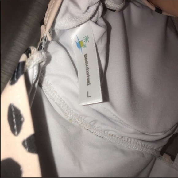 Beachsissi NWT Leopard Print Ruffle Shoulder One Piece Swimsuit Large - Picture 5 of 5